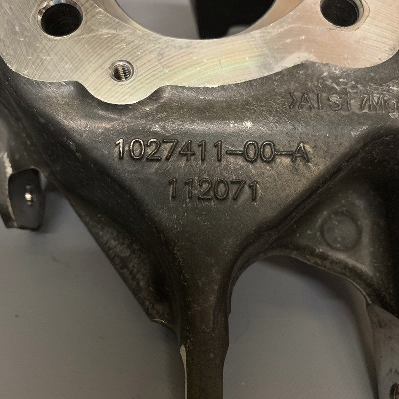 1027411-00-A TESLA MODEL X LEFT REAR SUSPENSION KNUCKLE 2016 2017 2018 2019 OEM 1027411-00-A
