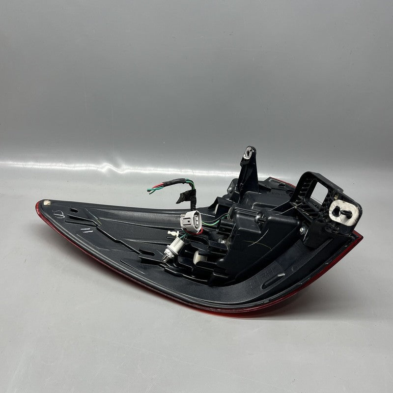 SUBARU OUTBACK TAIL LIGHT RIGHT PASSENGER 2015 2016 2017 2018 2019 OEM