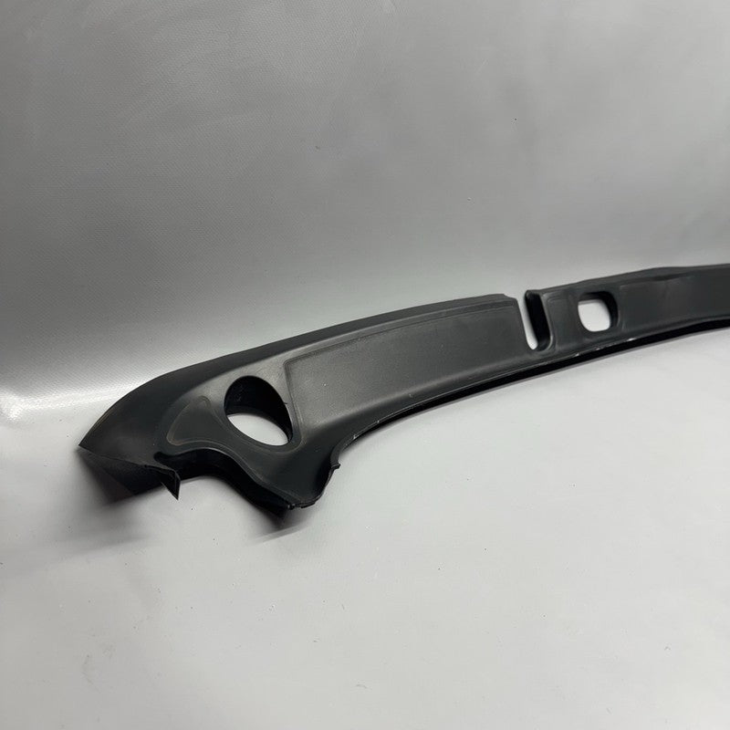 1062356-00-B TESLA MODEL X TAILGATE CENTER UPPER TRIM 2016 2017 2018 2019 2020 OEM