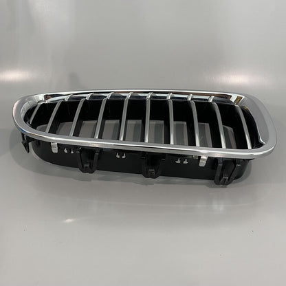 7412324 BMW 528 GRILLE UPPER RIGHT 2014 2015 2016 7412324 535 OEM