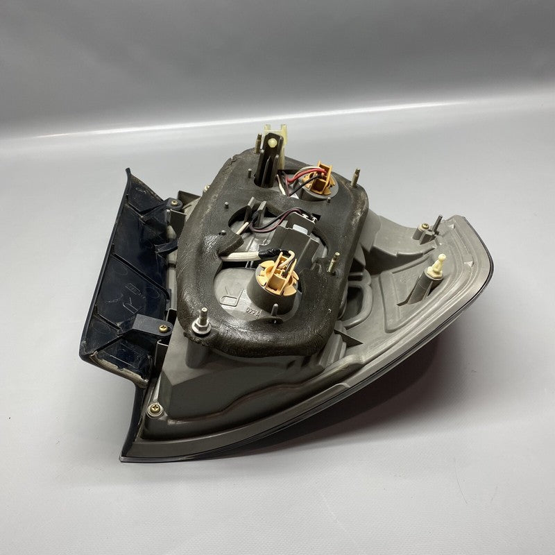 SUBARU OUTBACK LEGACY TAIL LIGHT RIGHT PASSENGER 2006 2007 OEM