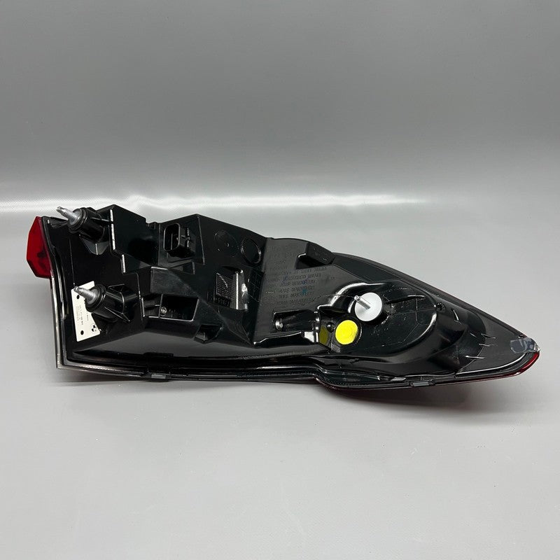 BMW M3 TAIL LIGHT RIGHT PASSENGER LED OEM 2019 2020 2021 2022 H45A3BCA