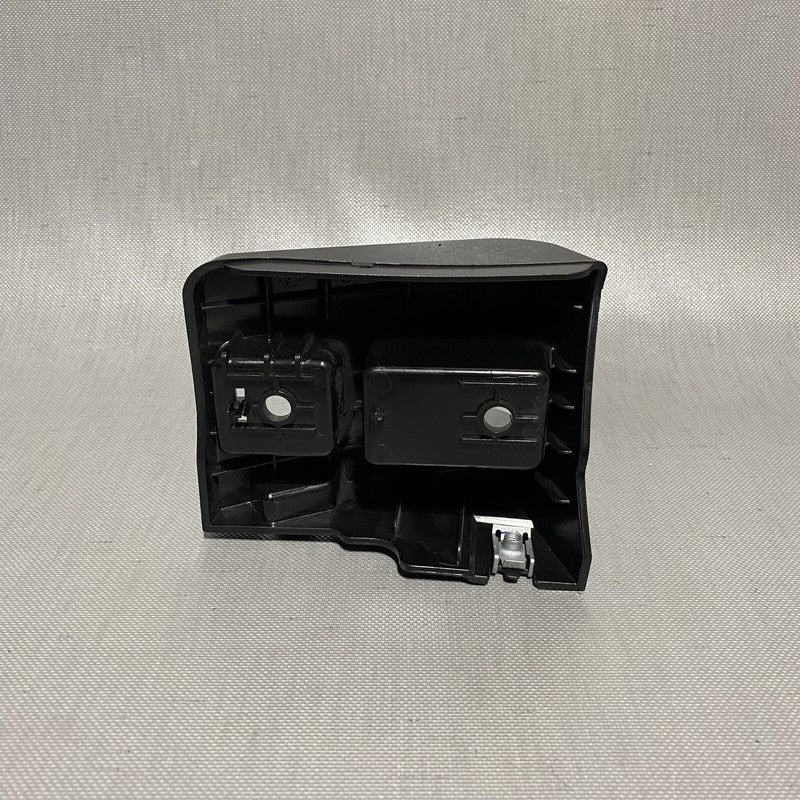 1494038-00-B TESLA MODEL Y TAIL LAMP BRACKET LEFT 1494038-00-B 2020 2021 2022 2023 OEM