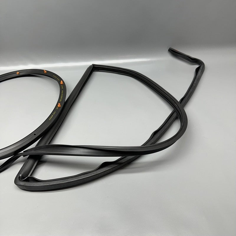 C2Z11447 JAGUAR XF DOOR SEAL LEFT REAR 2009 2010 2011 2012 2013 2014 2015 OEM C2Z11447