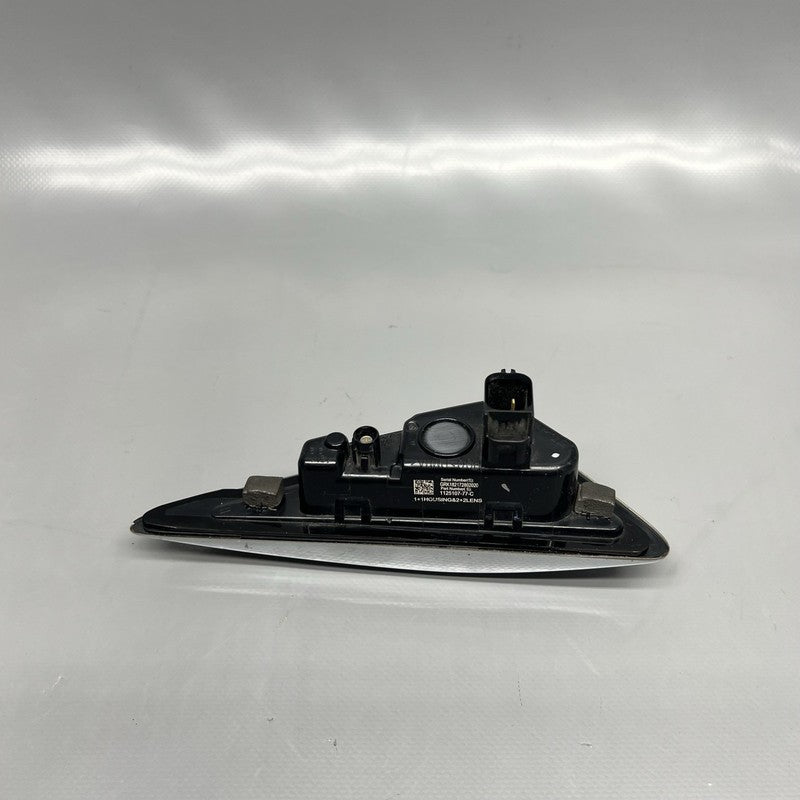 1125107-77-C TESLA MODEL 3 FENDER CAMERA MARKER RIGHT 2017 2018 2019 2020 2021 1125107-77-C