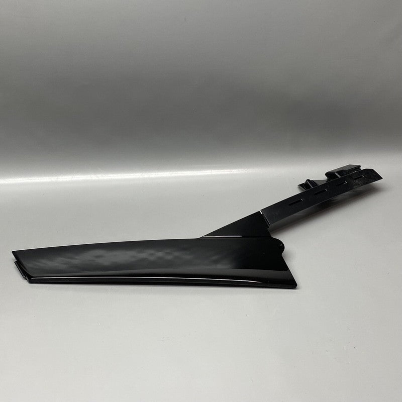 95B853590F PORSCHE MACAN DOOR APPLIQUE MOLDING RIGHT REAR OEM 2015 2016 2017 2018 2019 2020
