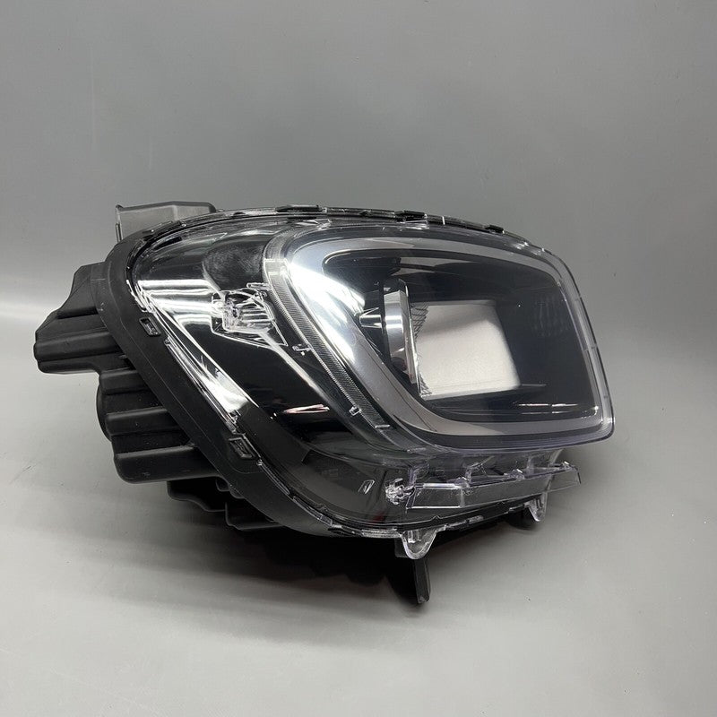 92102-K2070 HYUNDAI VENUE HEADLIGHT RIGHT PASSENGER 2020 2021 2022 2023 2024 HALOGEN 