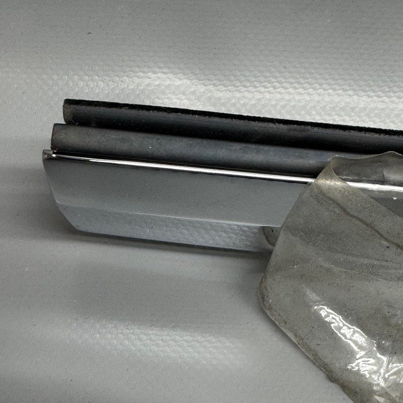 1032166-88-D TESLA MODEL X DOOR BELT MOLDING RIGHT FRONT 2016 2017 2018 2019 2020 OEM 
