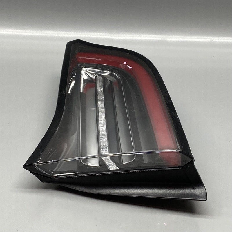 TESLA MODEL 3 TAIL LIGHT TRUNK RIGHT PASSENGER 1077402-00-E 2017 18 19