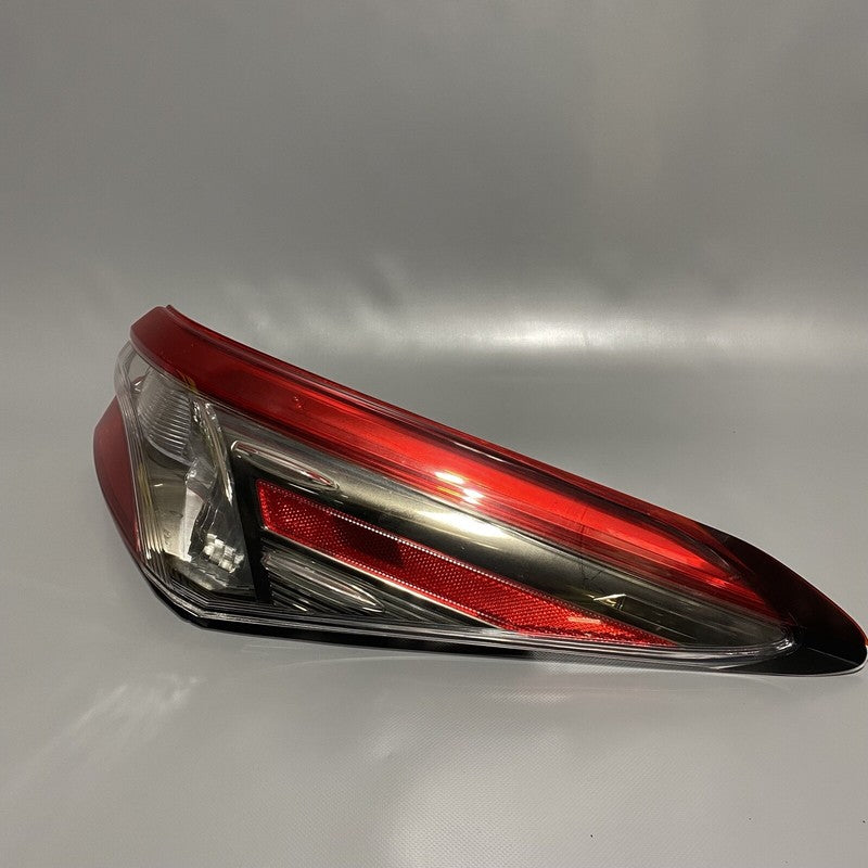 TOYOTA CAMRY TAIL LIGHT RIGHT PASSENGER SIDE 2018 2019 2020 OEM