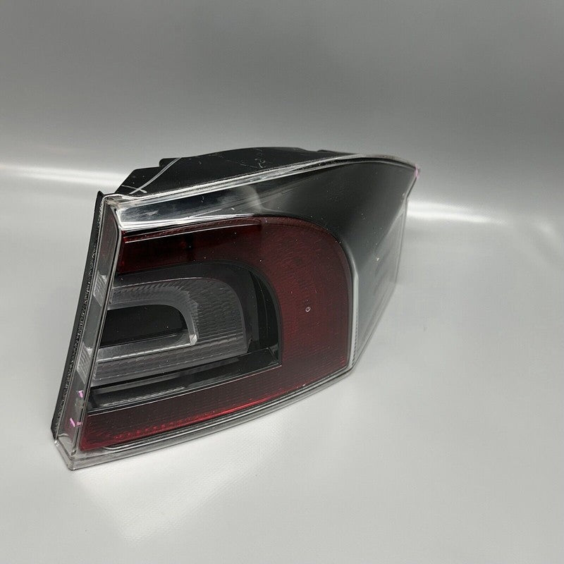 TESLA MODEL S TAIL LIGHT RIGHT PASSENGER 2016 2017 2018 2019 2020 DAMA