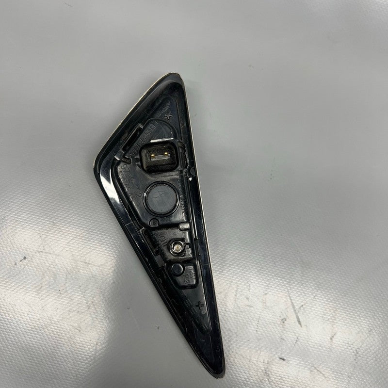 TESLA MODEL X FENDER CAMERA MARKER RIGHT 2016 2017 2018 2019 2020 1034