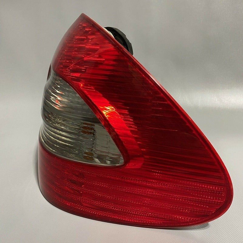 A2118202664 MERCEDES BENZ E350 TAIL LIGHT RIGHT PASSENGER SIDE E550 2007 2008 2009 LED OEM