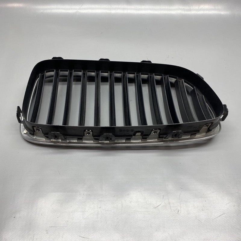 51137200727 BMW 528 GRILLE LEFT DRIVER SIDE 535 F10 51137200727 2011 2012 2013 OEM 