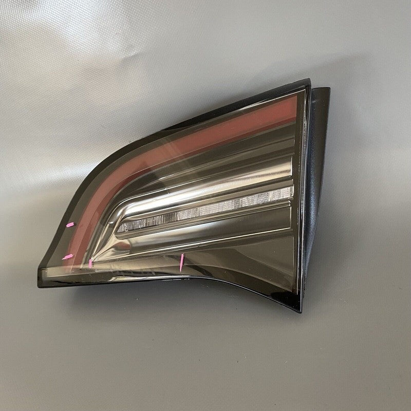 TESLA MODEL 3 INNER TAIL LIGHT RIGHT SIDE 1077402-00-E 2017 2018 2019 