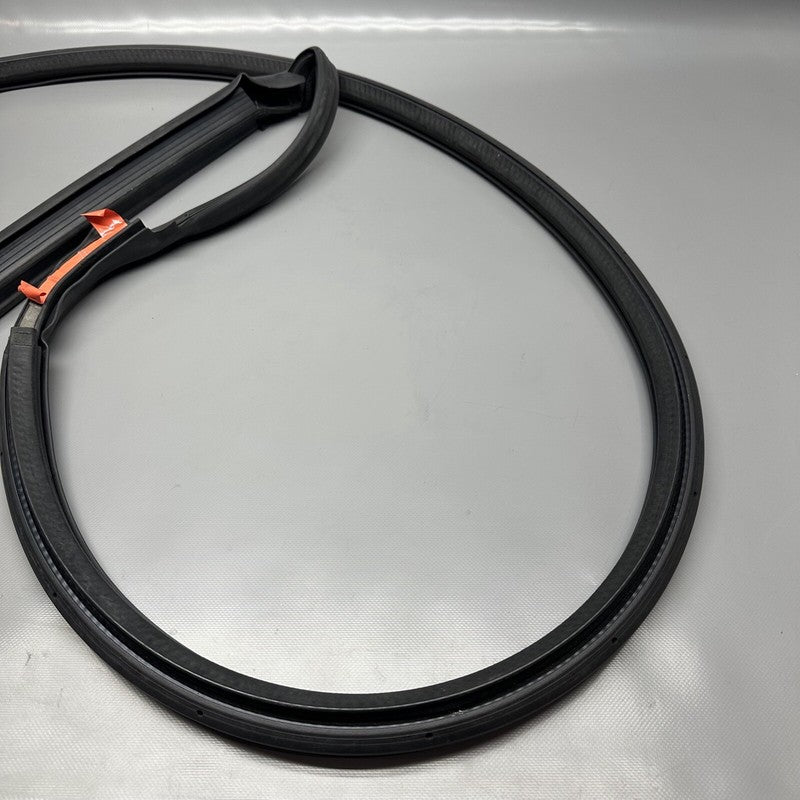 670172827 MASERATI DOOR OPENING FRONT GASKET OEM 670172827