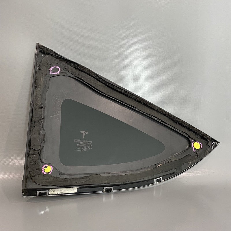 1034907 TESLA MODEL X QUARTER GLASS RIGHT REAR 1034907 2016 2017 2018 2019 2020 OEM