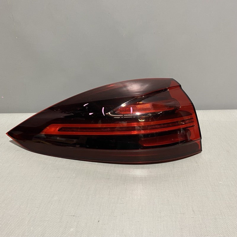 7P5945207D PORSCHE CAYENNE TAIL LIGHT LEFT DRIVER 7P5945207D OEM LED 2015 2016 