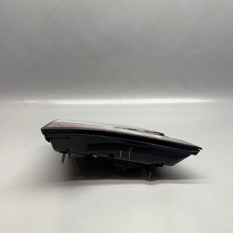 TESLA MODEL X TAIL LIGHT LEFT DRIVER 2016 2017 2018 2019 2020 OEM 1034