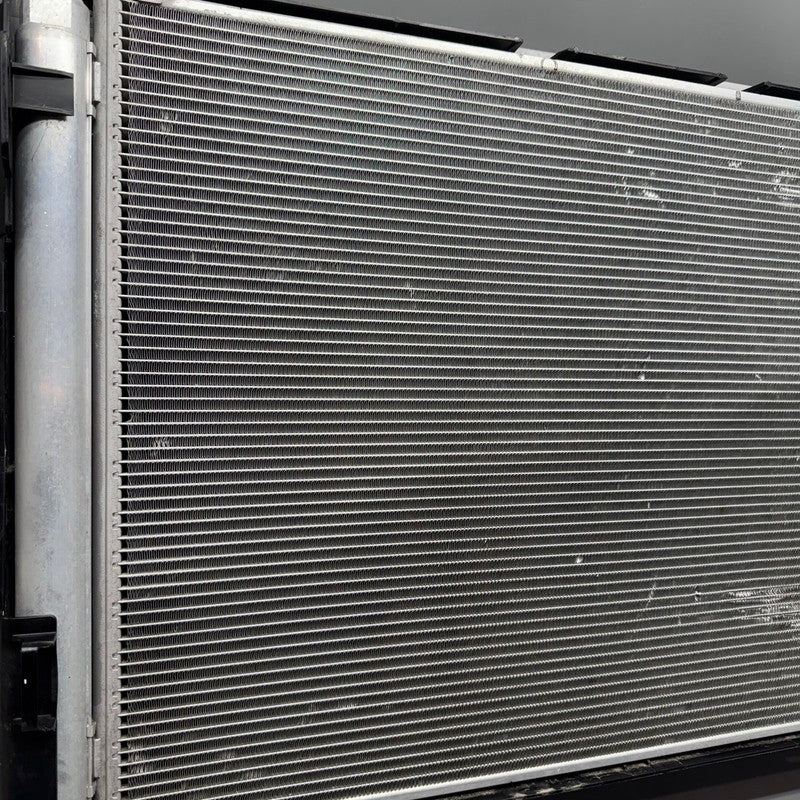 A2045003703 MERCEDES BENZ E350 E550 COOLANT RADIATOR 2010 2011 2012 2013 2014 2015 OEM
