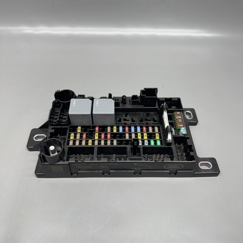 M8D2-14A073-BA LAND ROVER DISCOVERY SPORT FUSE BOX 2020 2021 2022 2023 OEM M8D2-14A073-BA