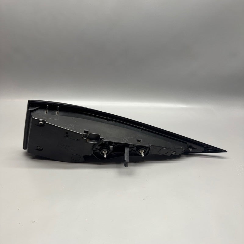 LAND ROVER DISCOVERY TAIL LIGHT LEFT DRIVER 2017 2018 2019 OEM HY32-13