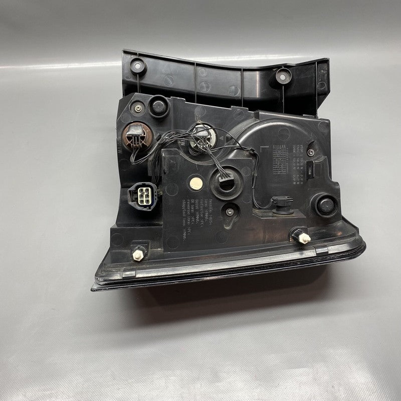 A056008 RANGE ROVER SPORT TAIL LIGHT LEFT DRIVER SIDE A056008 2010 2011 OEM