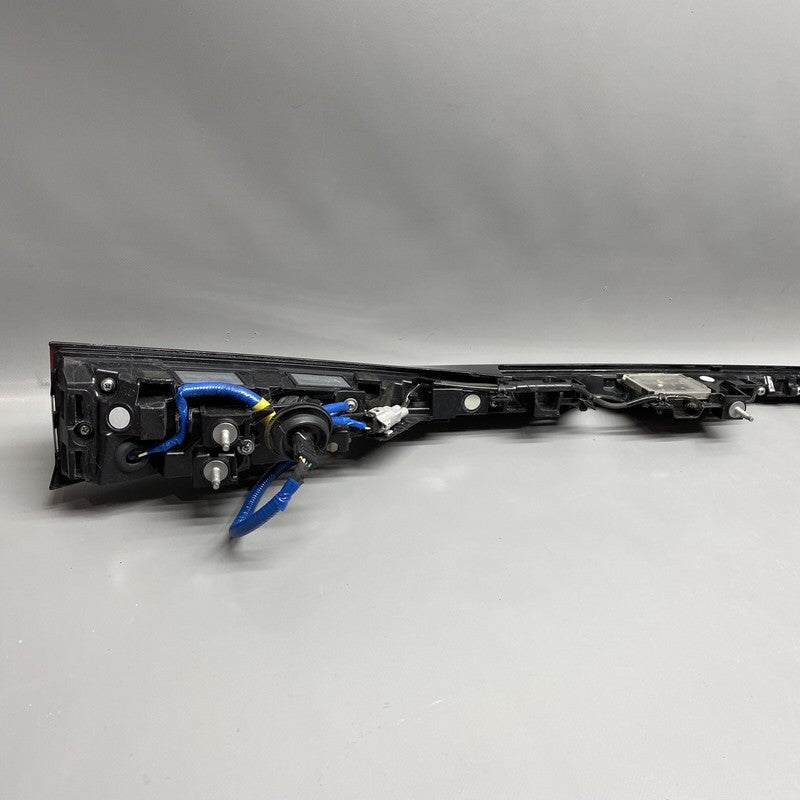 81550-53190 LEXUS IS300 REAR CENTER LIGHT IS350 2020 2021 2022 2023 OEM 81550-53190