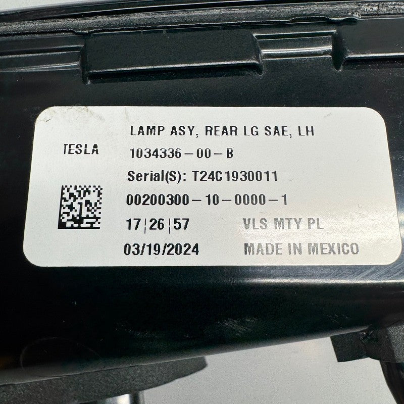 TESLA MODEL X TAIL LIGHT LEFT DRIVER 2016 2017 2018 2019 2020 OEM 1034