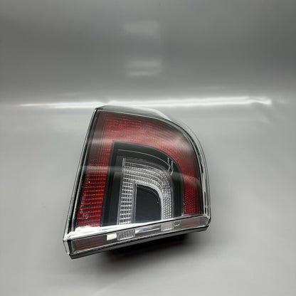1077398-00-H TESLA MODEL S TAIL LIGHT LEFT 2016 2017 2018 2019 2020 2021 6005918-00-G DAMAGED