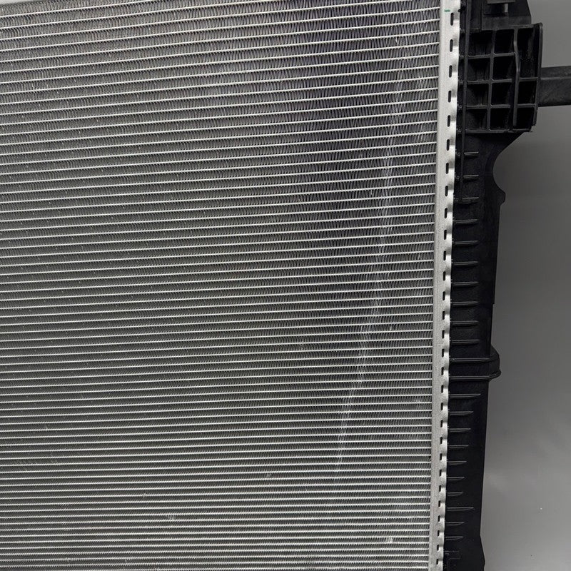 8642743 BMW X3 X4 RADIATOR 2020 2021 2022 2023 2024 OEM 8642743