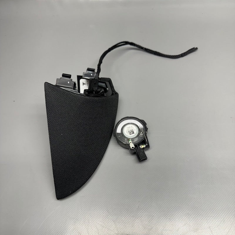 TESLA MODEL Y DOOR TRIM TWEETER RIGHT FRONT 2020 2021 2022 2023 2024 O