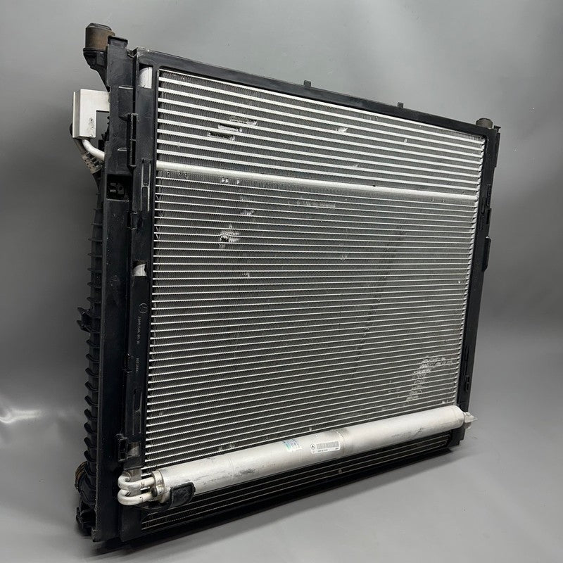 A0999064000 MERCEDES BENZ GL450 GL550 COOLING RADIATOR 2013-2015 2016 2017 2018 2019 OEM