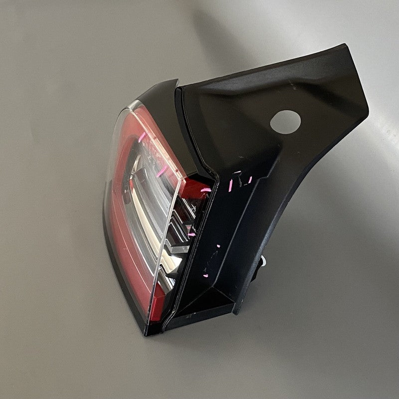TESLA MODEL Y TAIL LIGHT LEFT DRIVER SIDE 1502086-00-D 2020 2021 2022 