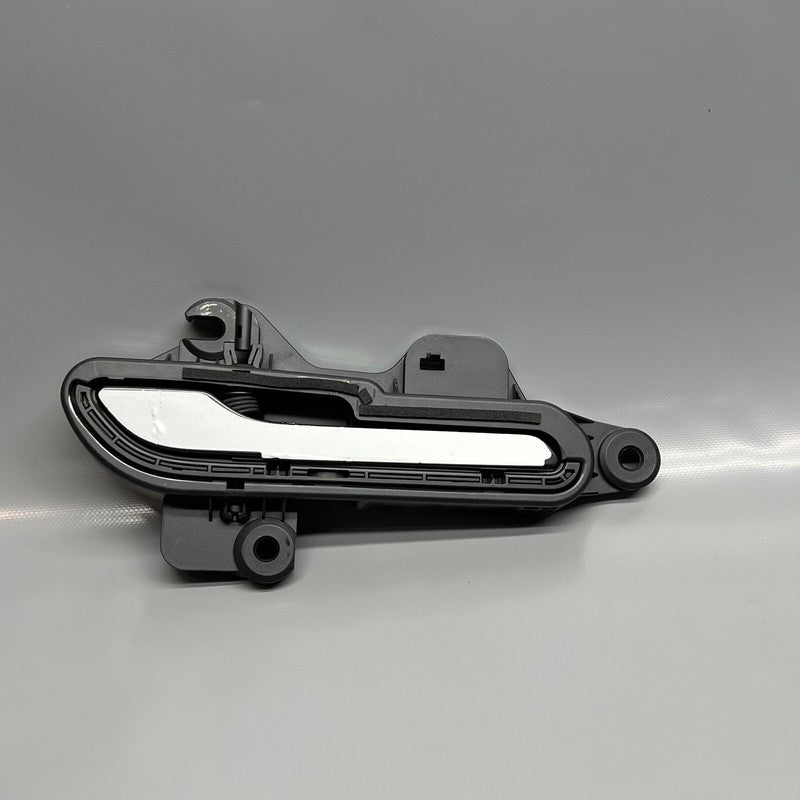 1528115-00-D TESLA MODEL Y DOOR HANDLE RIGHT PASSENGER 2020 2021 2022 2023 1528115-00-D OEM