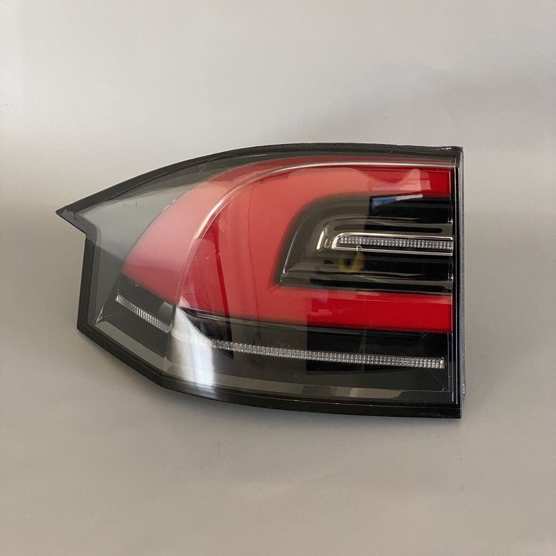 TESLA MODEL X TAIL LIGHT LEFT DRIVER SIDE 2016 2017 2018 2019 2020 LED