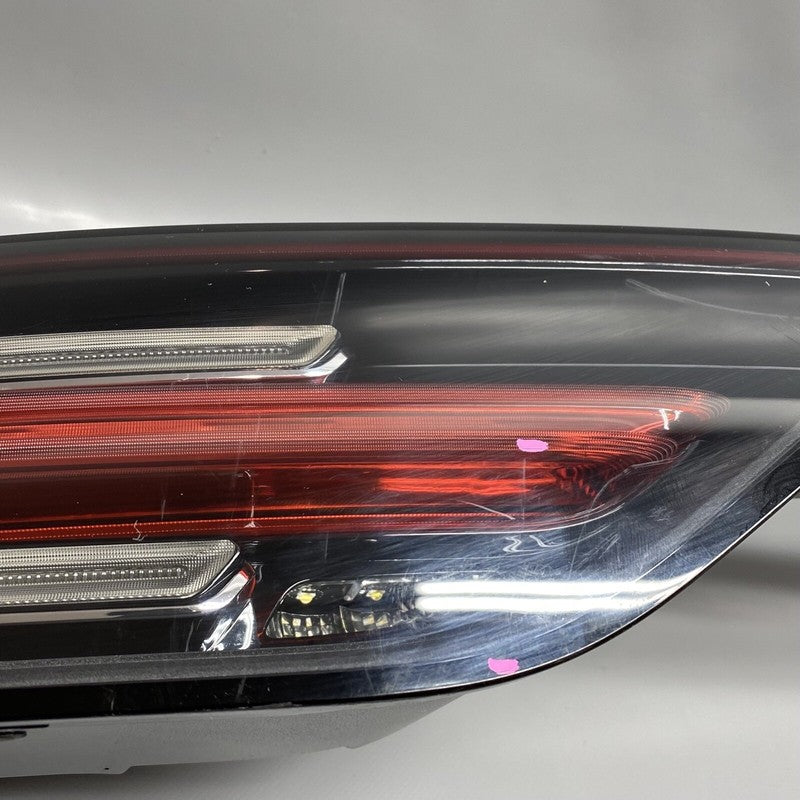9Y0945081Q PORSCHE CAYENNE TRUNK CENTER TAIL LIGHT LED 2019 2020 2021 OEM 9Y0945081Q