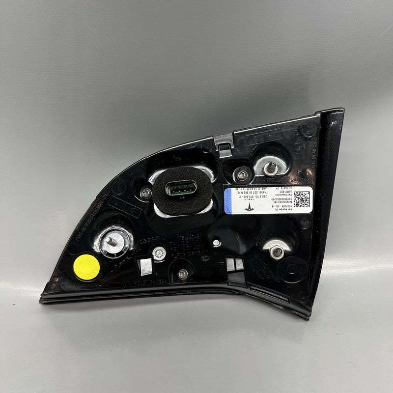 1502088-00-B TESLA MODEL Y TAIL LIGHT TRUNK LEFT DRIVER 2021 2022 2023 2024 OEM 1502088-00-B
