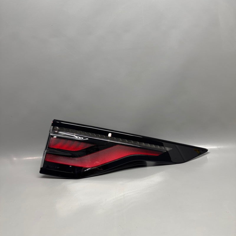 LAND ROVER DISCOVERY 5 TAIL LIGHT RIGHT PASSENGER 2021 2022 2023 2024 