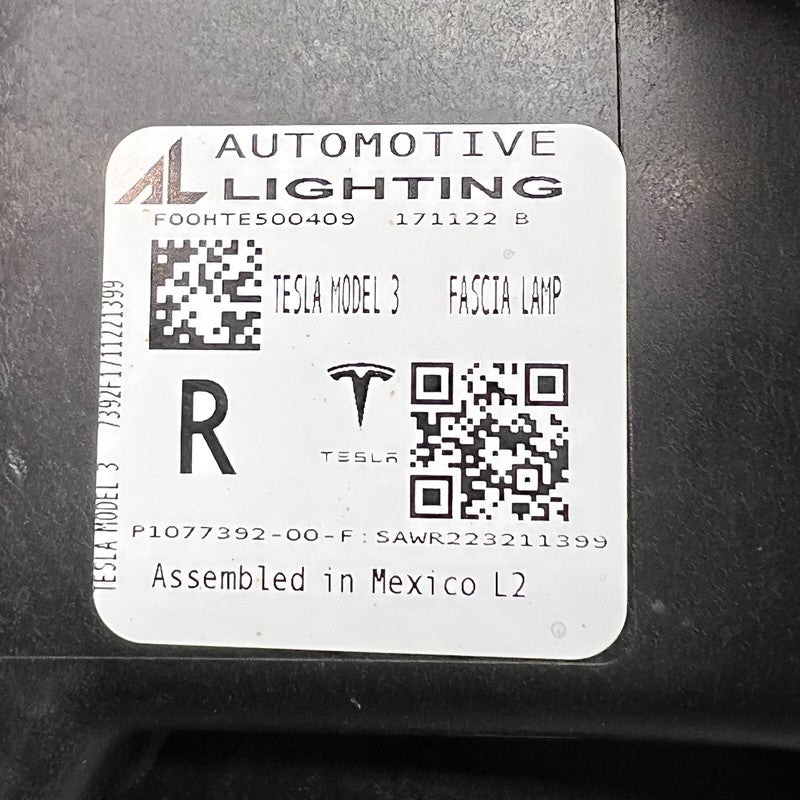 1077392-00-F TESLA MODEL 3 FOG LIGHT RIGHT PASSENGER 2017 18 19 20 21 2022 3 PIN 1077392-00-F