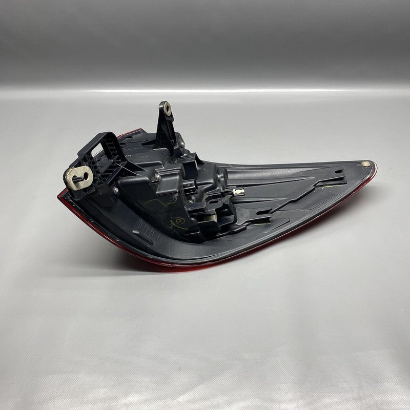 SUBARU OUTBACK TAIL LIGHT LEFT DRIVER 2015 2016 2017 2018 2019 OEM