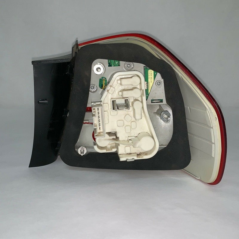 21830102 BMW 328 335 TAIL LIGHT LEFT DRIVER 21830102 LED SEDAN 2009 2010 2011 0EM