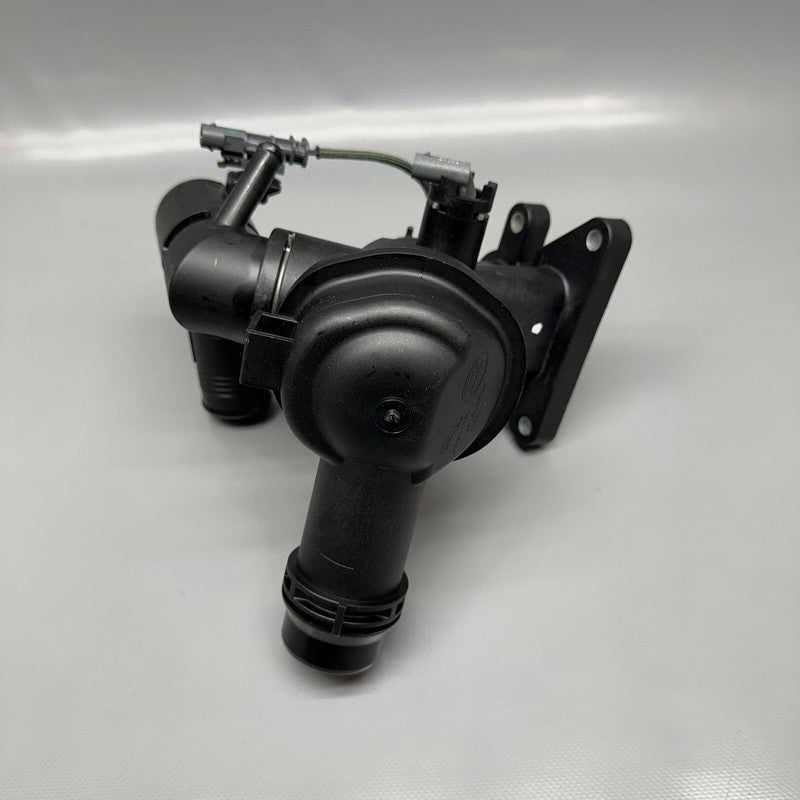 LR106640 RANGE ROVER DEFENDER THERMOSTAT HOUSING 2020 2021 2022 2023 OEM LR106640