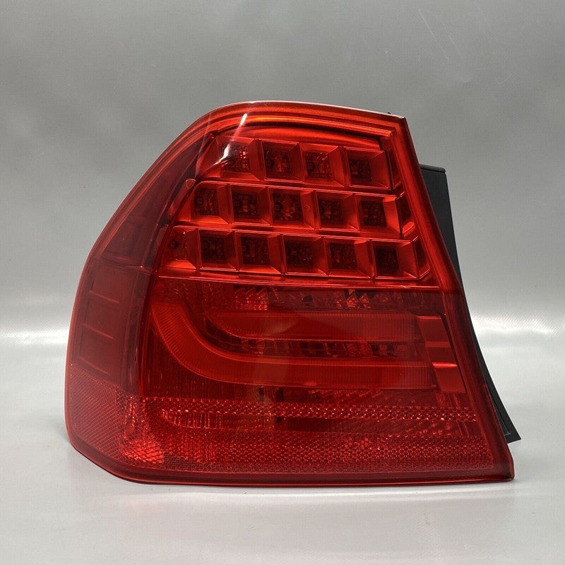 7154157 BMW 328 TAIL LIGHT LEFT DRIVER 7154157 2009 2010 2011 SEDAN LED OEM