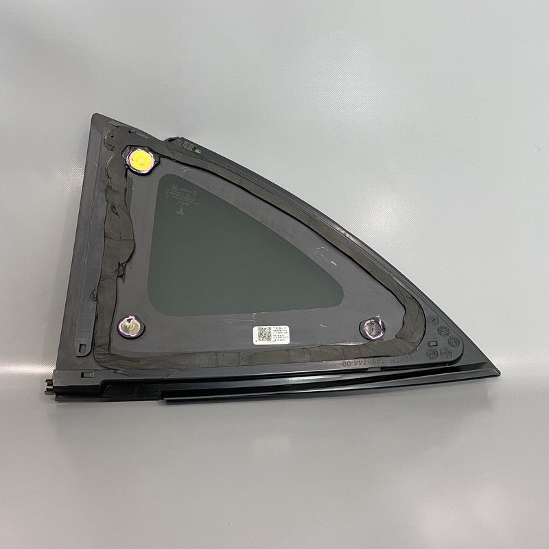 1495740-00-E TESLA MODEL Y QUARTER GLASS LEFT REAR 1495740-00-E 2020 2021 2022 OEM