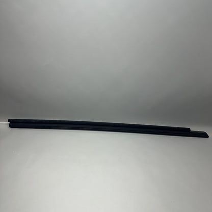 1600171-00-A TESLA MODEL S PLAID DOOR WINDOW MOLDING LEFT FRONT 2021-2023 1600171-00-A