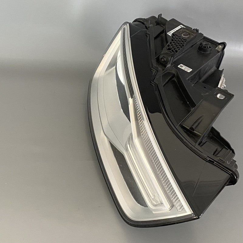 8U0941006E AUDI Q3 HEADLIGHT RIGHT PASSENGER 8U0941006E XENON LED 2016 2017 OEM 