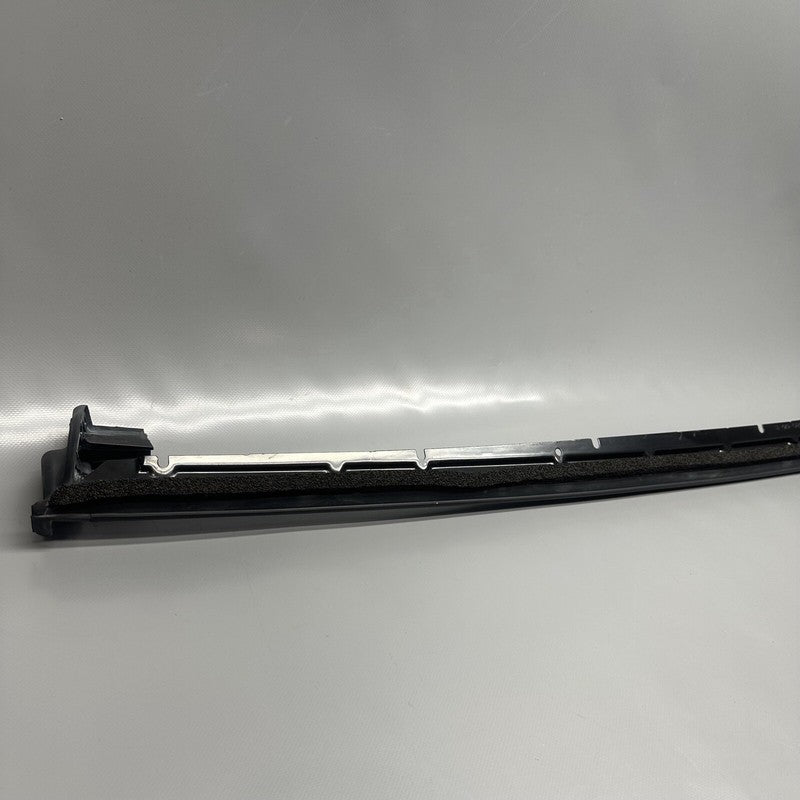 1072080-00-B TESLA MODEL X DOOR SEAL BRACKET RIGHT REAR 2016 2017 18 19 2020 OEM 1072080-00-B