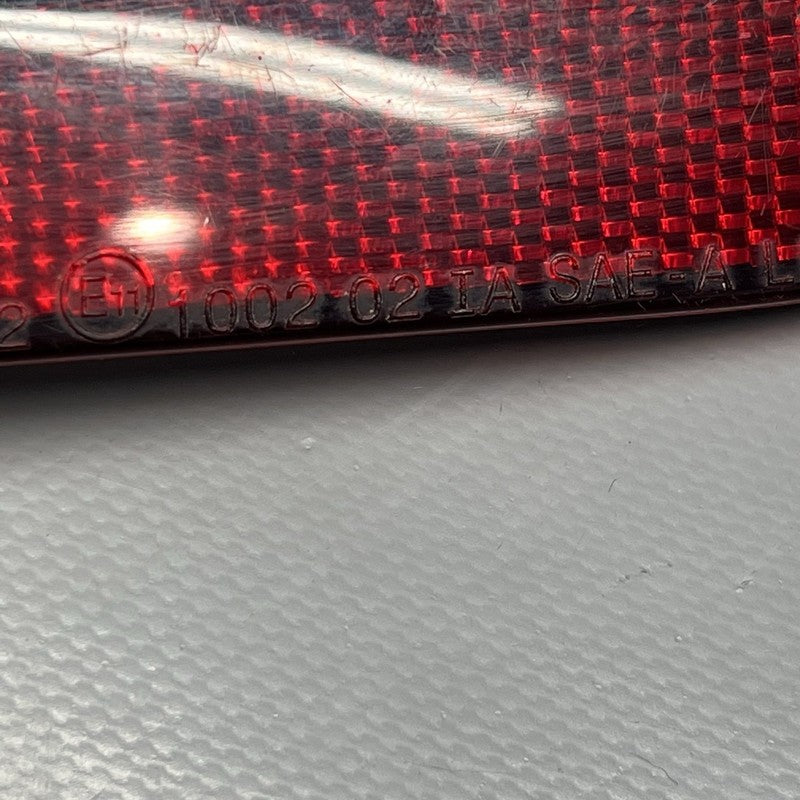 6007705-00-C TESLA MODEL S REAR BUMPER REFLECTOR LEFT DRIVER 2016 2017 2018 2019 2020 OEM