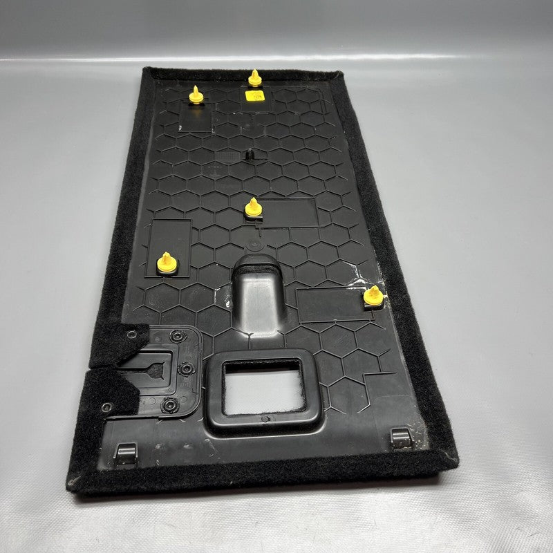 1493924-00-E TESLA MODEL Y 2ND ROW SEAT BACK COVER MIDDLE 2020 21 22 2023 OEM 1493924-00-E